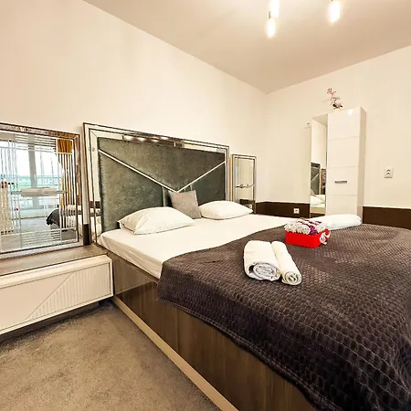 Apartment Elixir With Balcony & Panoramic View *