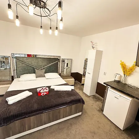 Elixir With Balcony & Panoramic View Apartment *