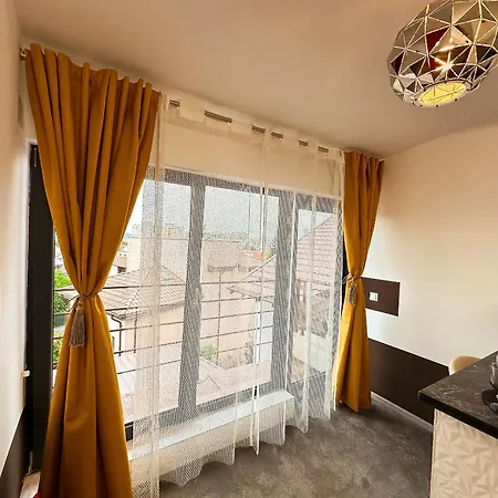 Elixir With Balcony & Panoramic View Apartment *